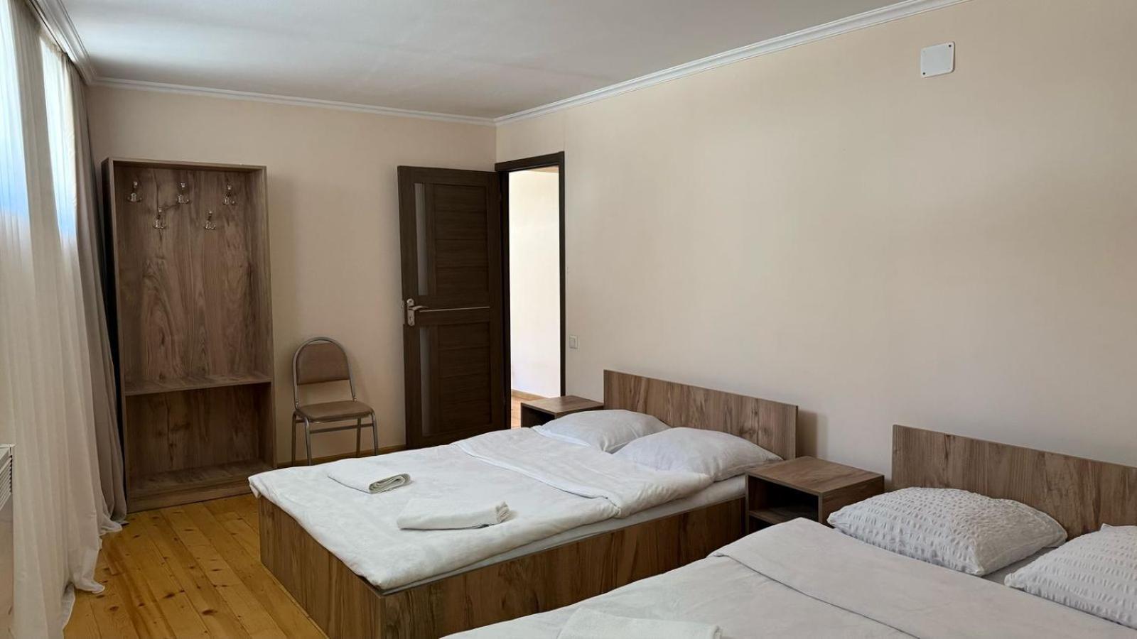 Eka'S Guest House Mestia Buitenkant foto